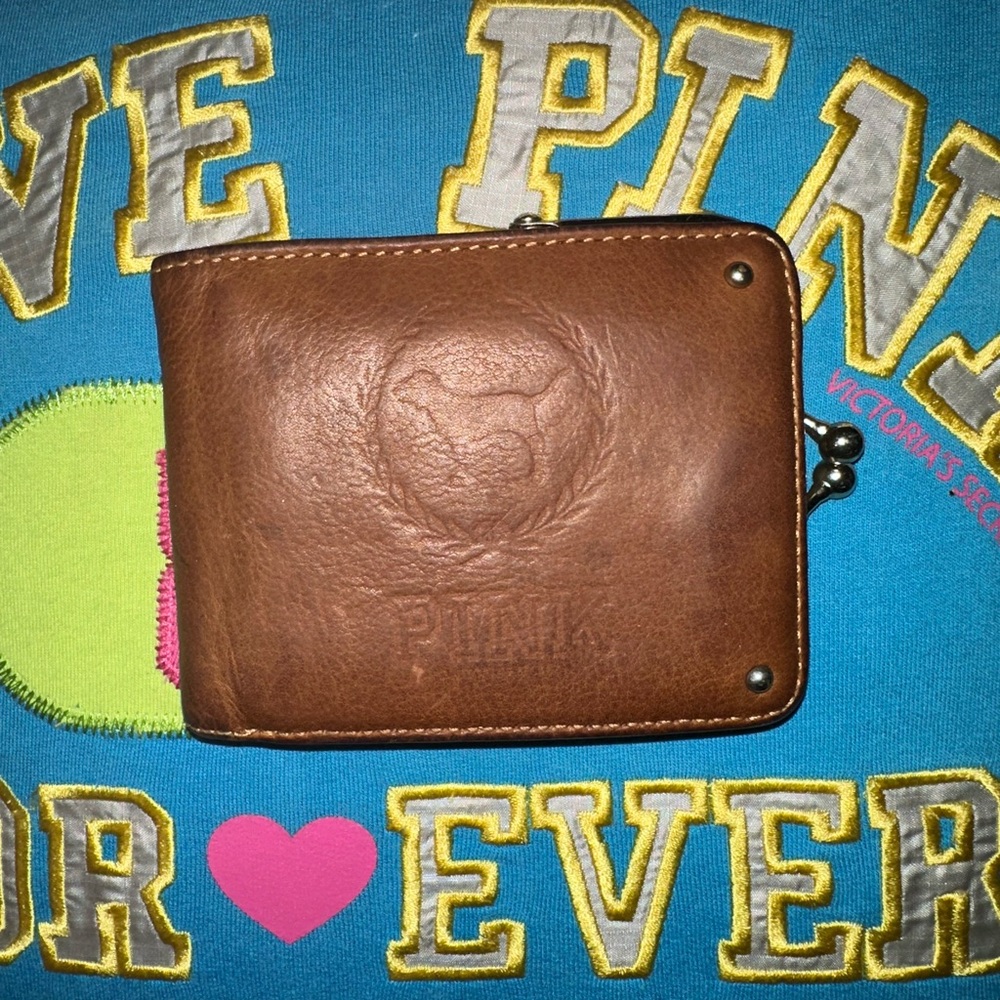 Uft Super Rare HTF VS PINK Wallet